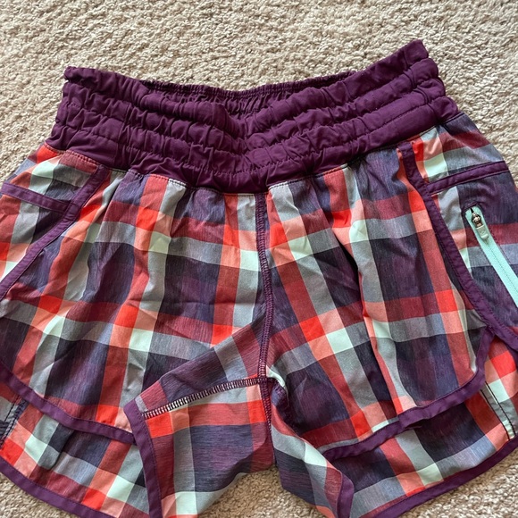 Lot of lulu lemon shorts - Picture 3 of 7